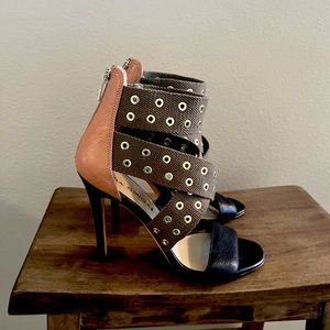Via Spiga Open Toe Grommet Stud Sandals - Tashara High-Heels. Size 8